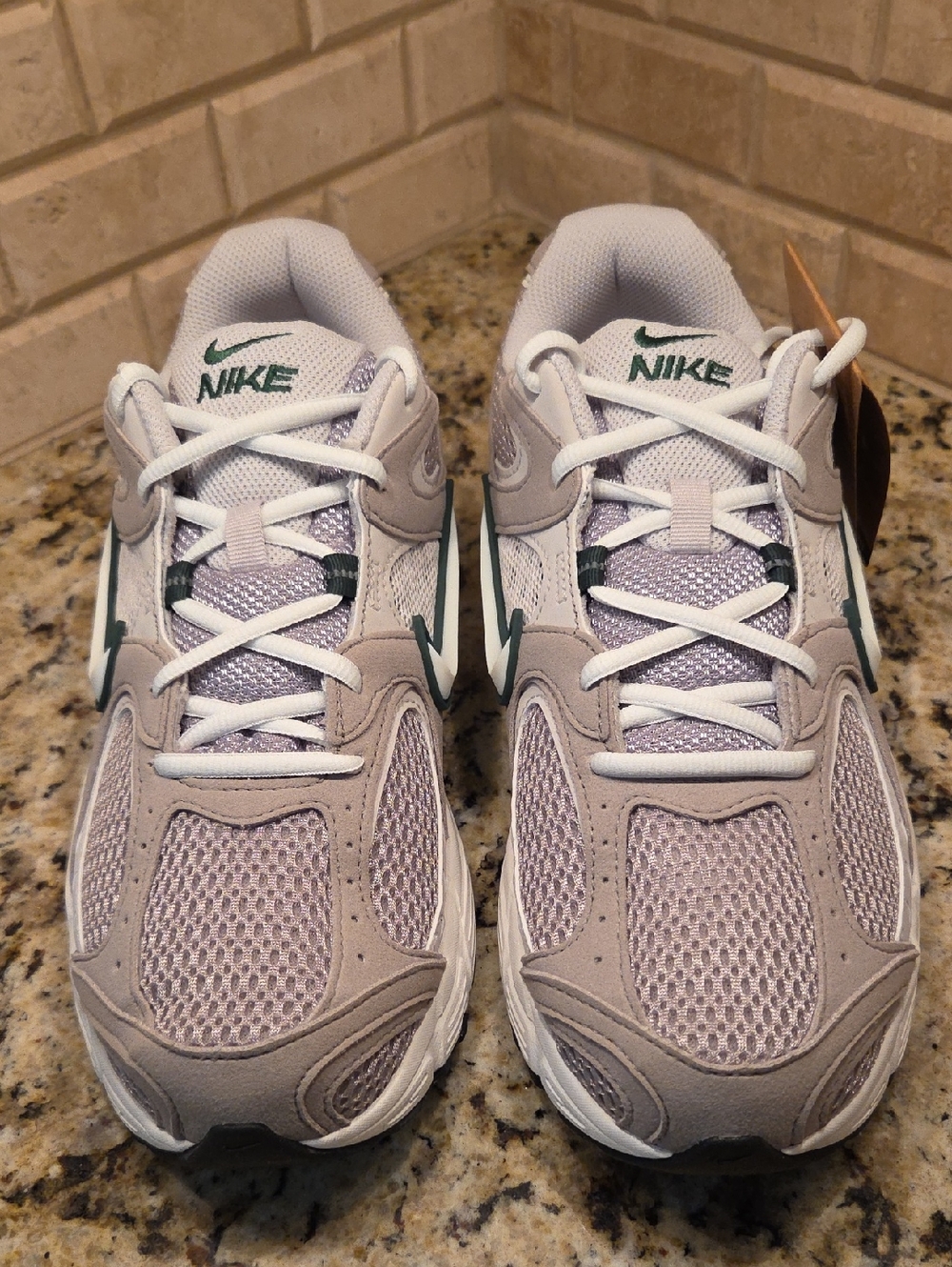 Nike V5 RNR Men 10.5/Woman 12